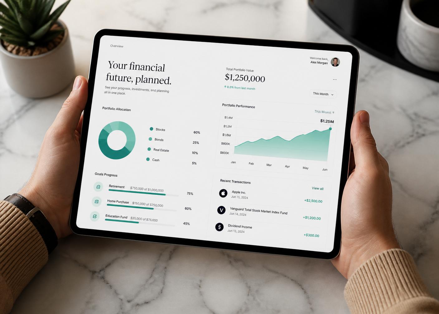 Tablette affichant un tableau de bord éducatif de planification financière